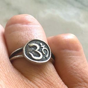 Silver toned Ohm Ring spiritual meditation powerful